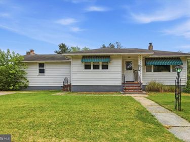 212 BOSTON AVENUE, EGG HARBOR CITY, NJ 08215