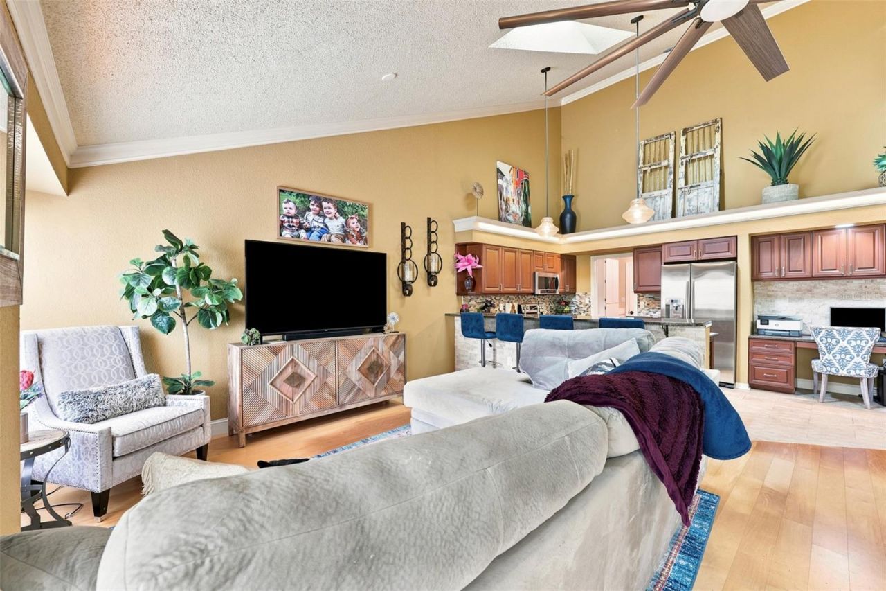 673 Segovia Court Ne, Unit 702, Saint Petersburg, FL 33703 Photo