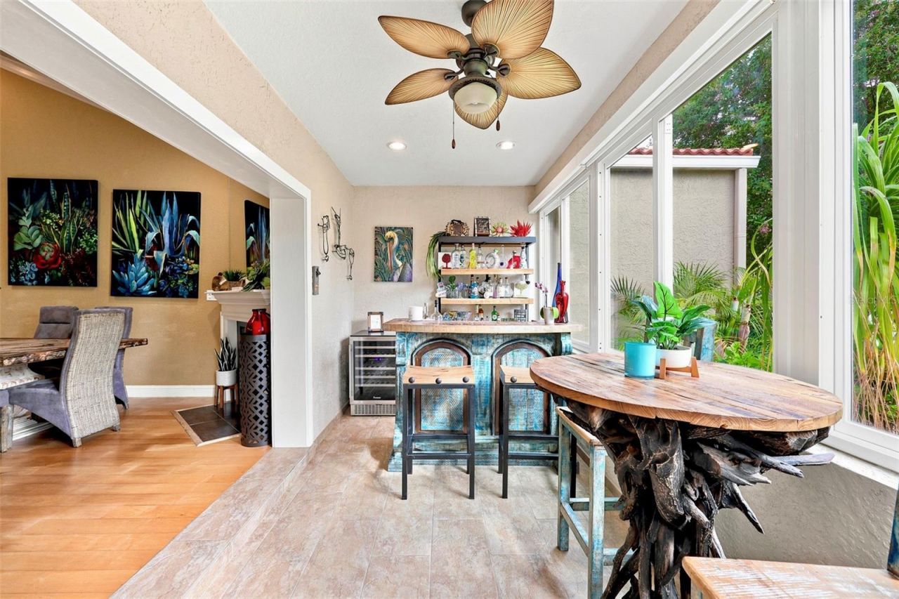 673 Segovia Court Ne, Unit 702, Saint Petersburg, FL 33703 Photo