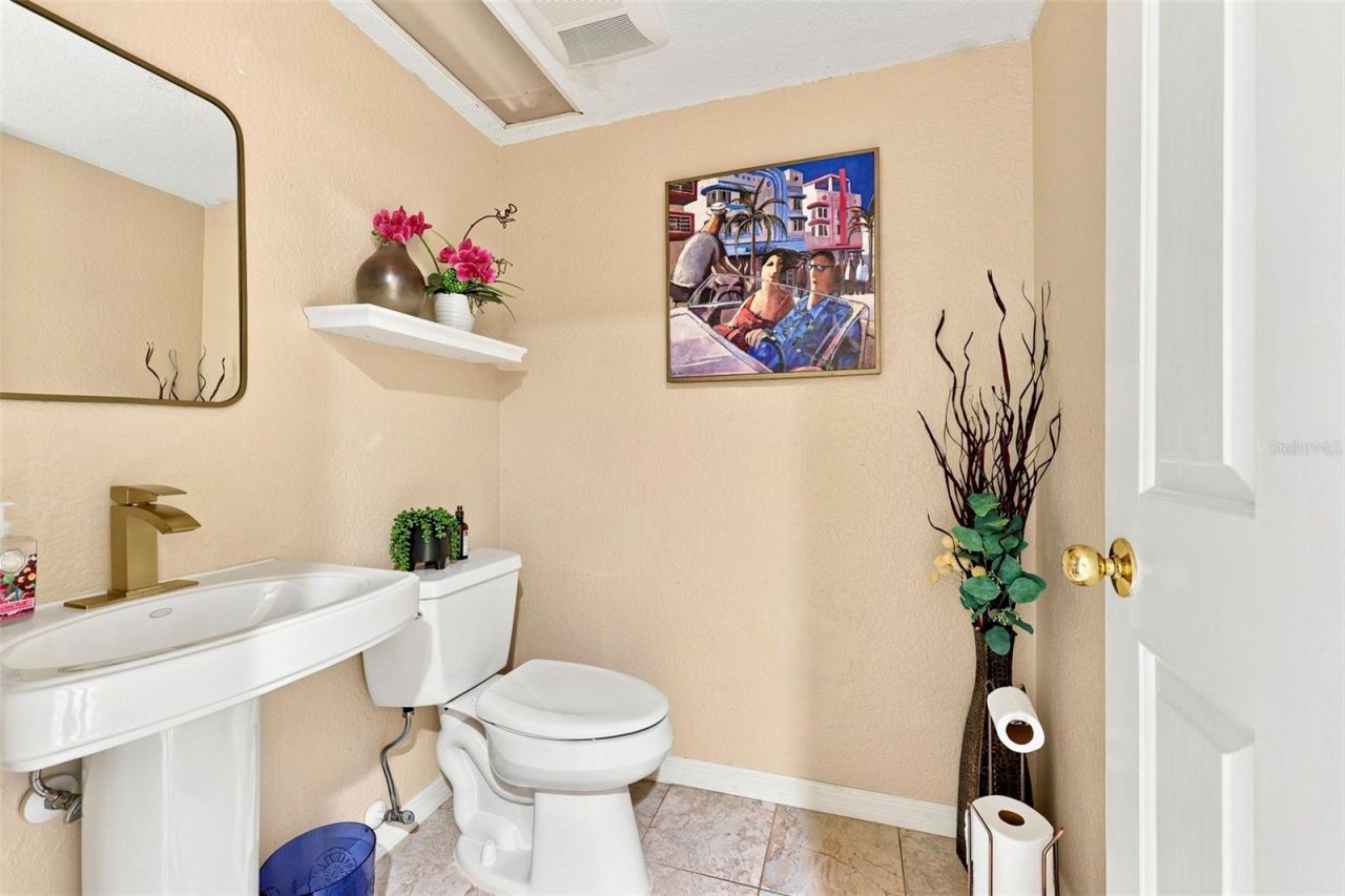 673 Segovia Court Ne, Unit 702, Saint Petersburg, FL 33703 Photo