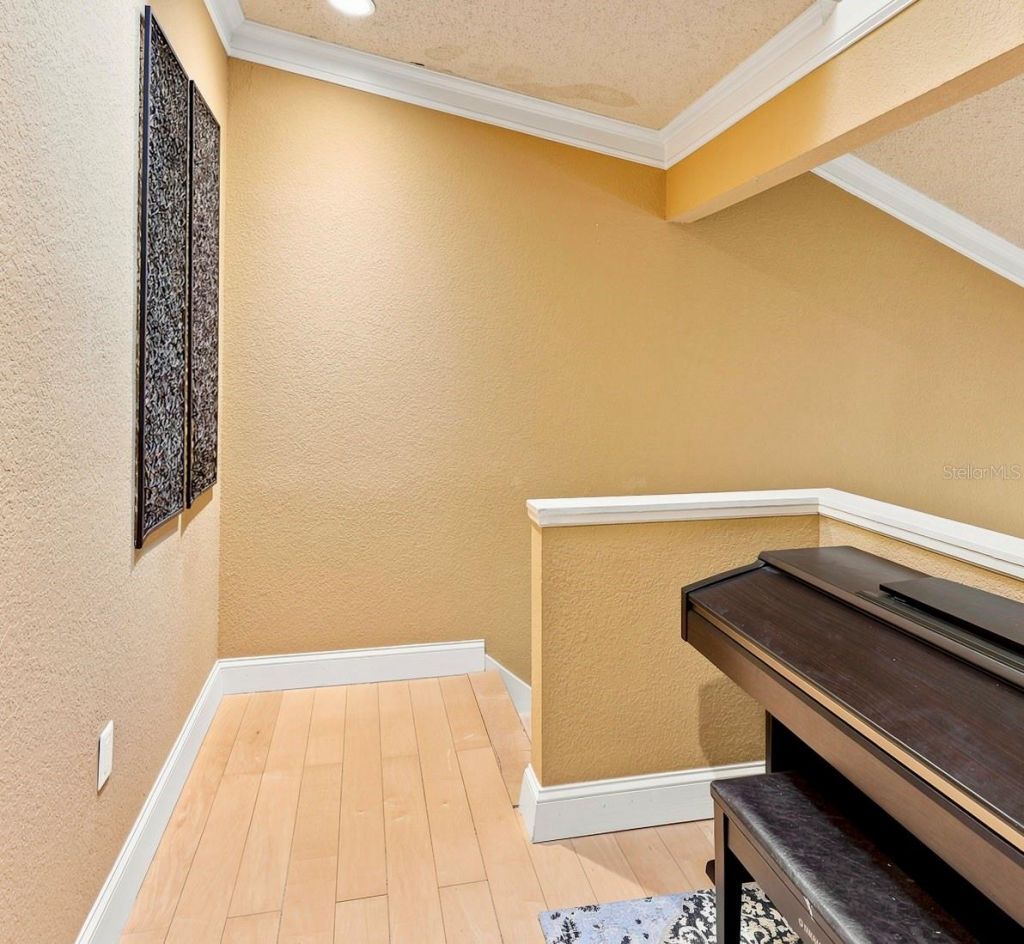673 Segovia Court Ne, Unit 702, Saint Petersburg, FL 33703 Photo