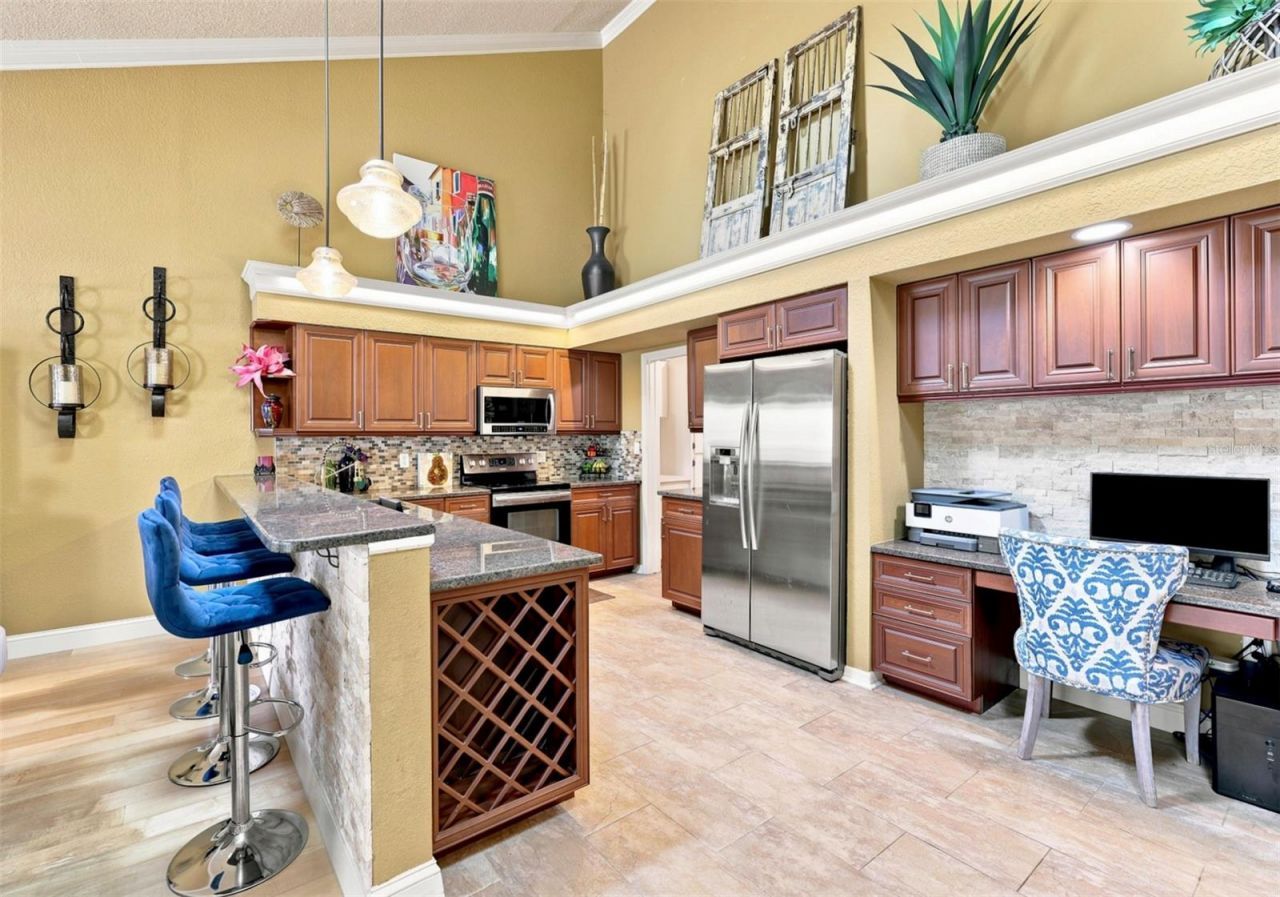 673 Segovia Court Ne, Unit 702, Saint Petersburg, FL 33703 Photo
