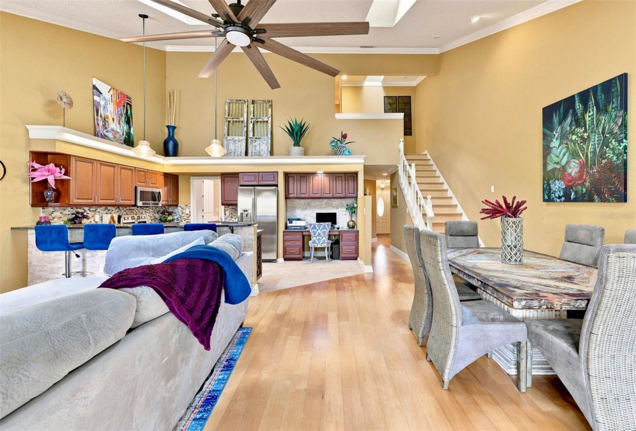673 Segovia Court Ne, Unit 702, Saint Petersburg, FL 33703 Photo