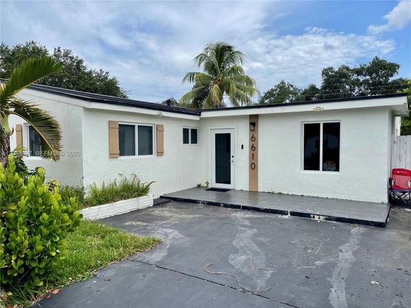 6610 Cody St , Hollywood, FL 33024