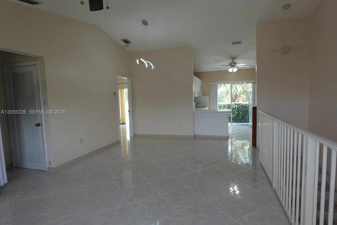 7030 NW 173rd Dr , Unit 1602, Hialeah, FL 33015 Photo