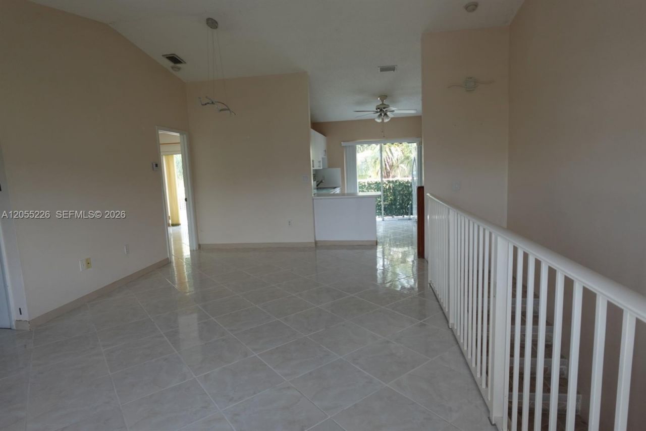 7030 NW 173rd Dr , Unit 1602, Hialeah, FL 33015 Photo