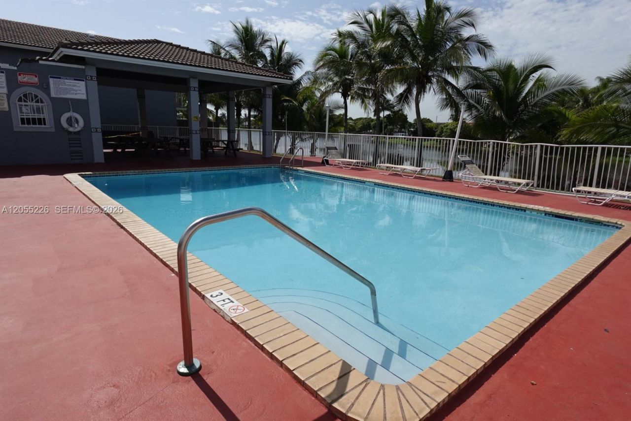 7030 NW 173rd Dr , Unit 1602, Hialeah, FL 33015 Photo