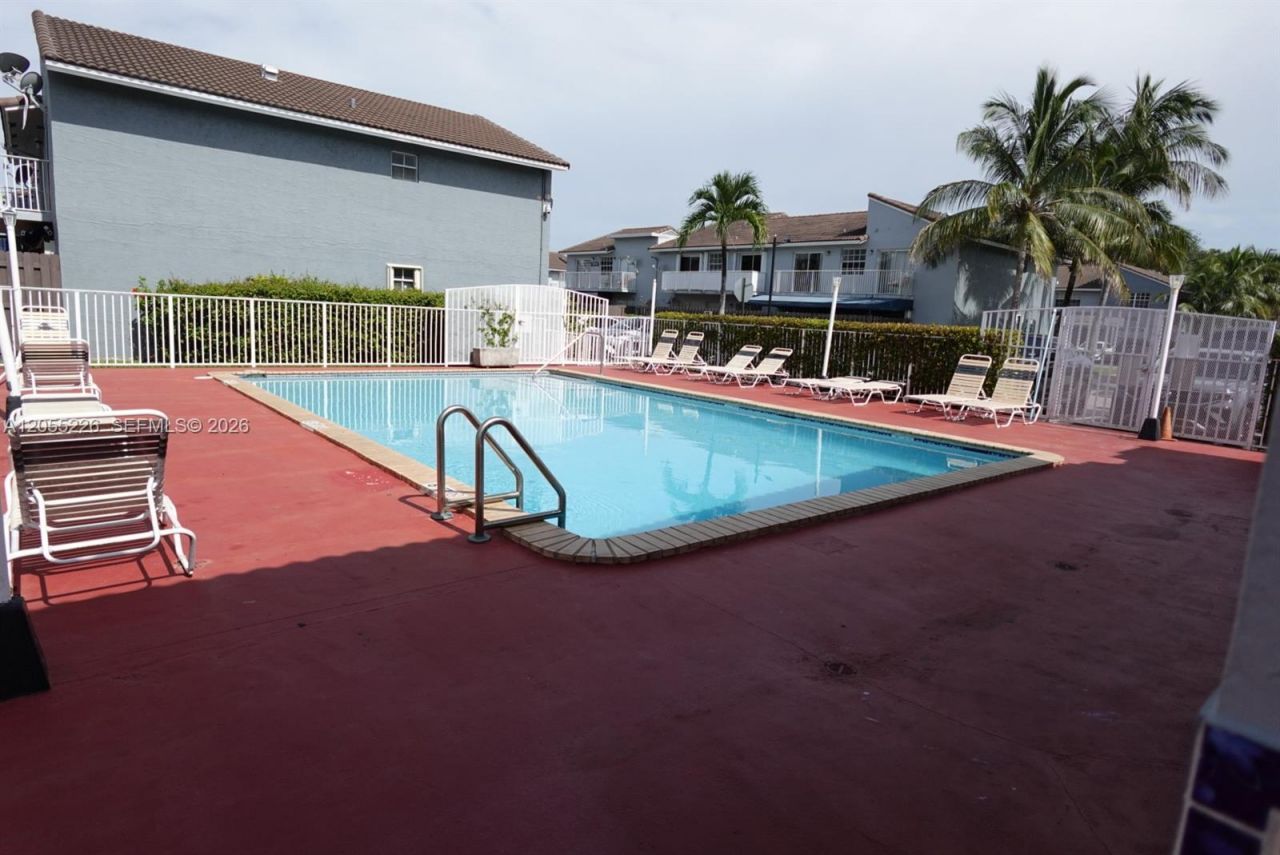 7030 NW 173rd Dr , Unit 1602, Hialeah, FL 33015 Photo