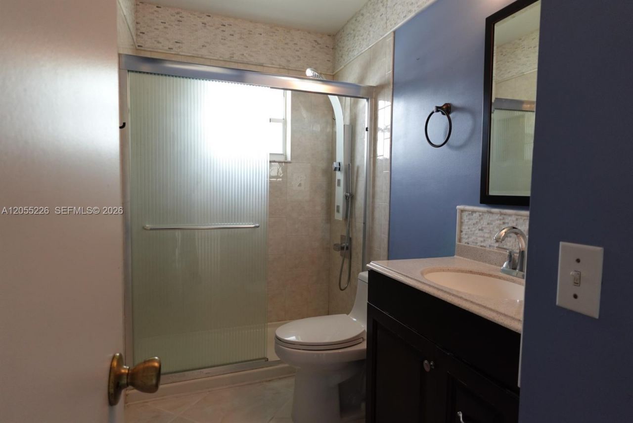 7030 NW 173rd Dr , Unit 1602, Hialeah, FL 33015 Photo