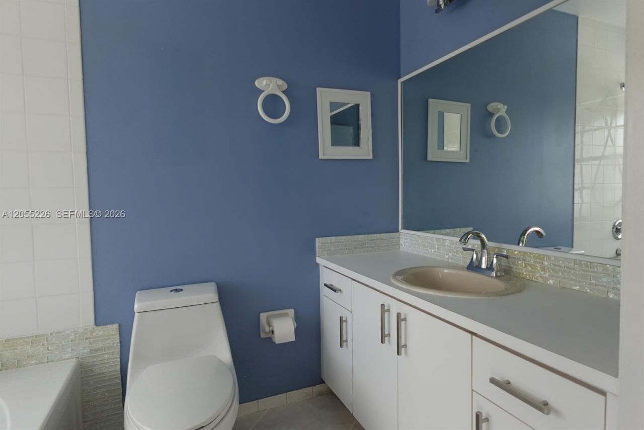 7030 NW 173rd Dr , Unit 1602, Hialeah, FL 33015 Photo