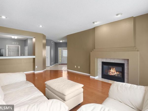 2176 Cool Stream Circle, Unit 1806, Eagan, MN 55122