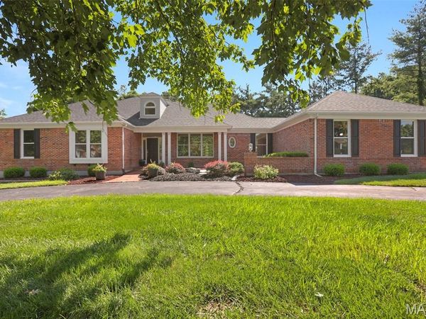 17134 Surrey View Drive , Chesterfield, MO 63005