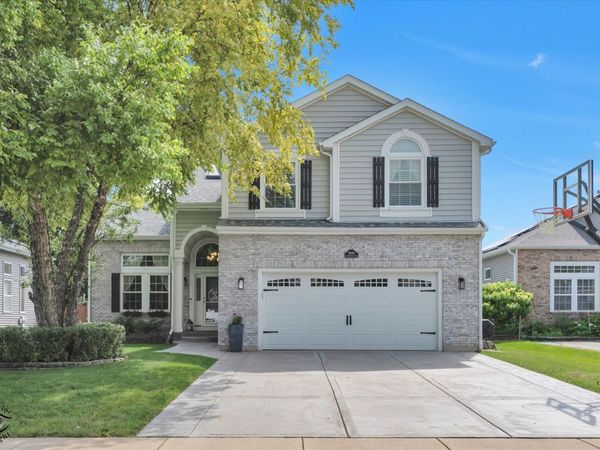9035 Westminster Drive , Woodridge, IL 60517