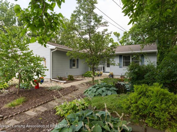5922 S Edson Street, Haslett, MI 48840