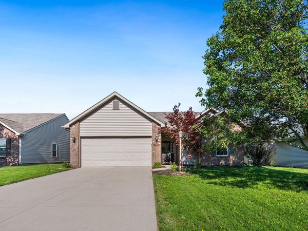 1912 Black Bear Drive, Fort Wayne, IN 46808