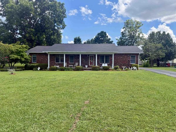 731 E Center, Cave City, AR 72521