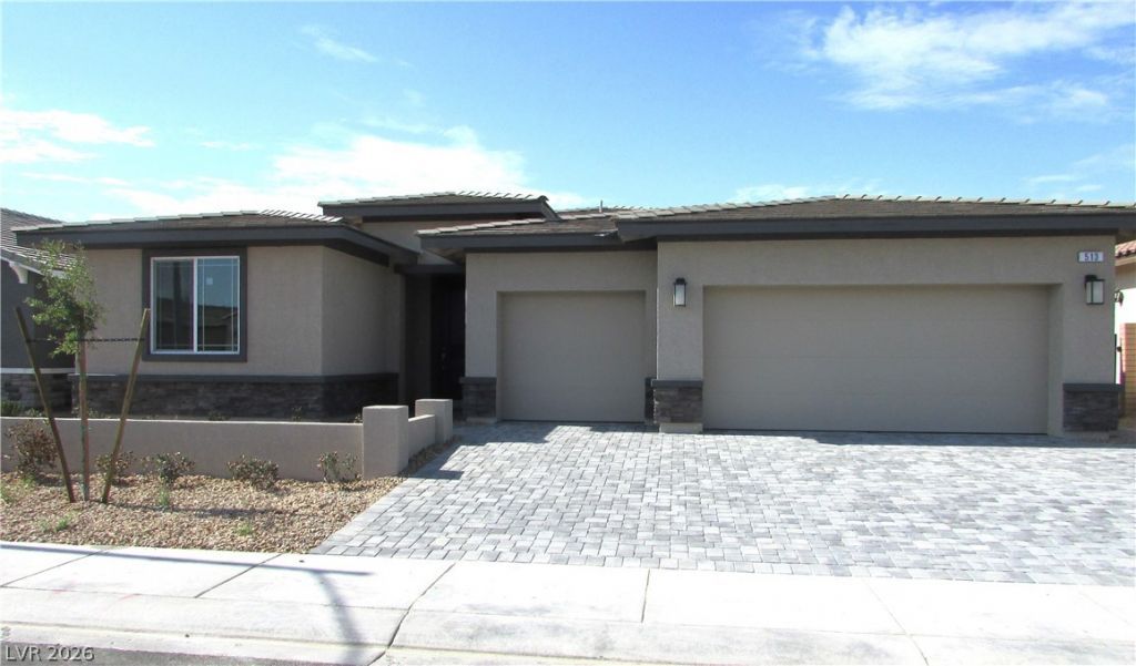 513 Chestnut Falcon Street, Henderson, NV 89011 Main Photo