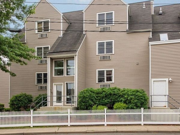 115 Water St, Unit 13, Beverly, MA 01915