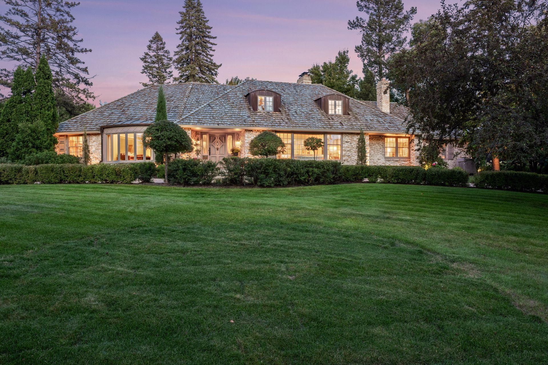 2501 France Avenue S, Saint Louis Park, MN 55416