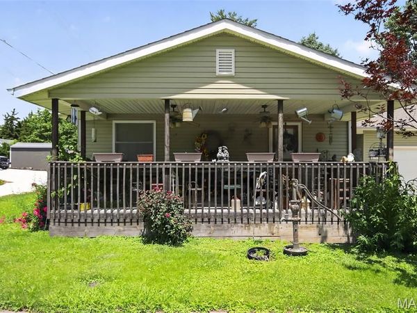 210 Crane Street , Pittsfield, IL 63017