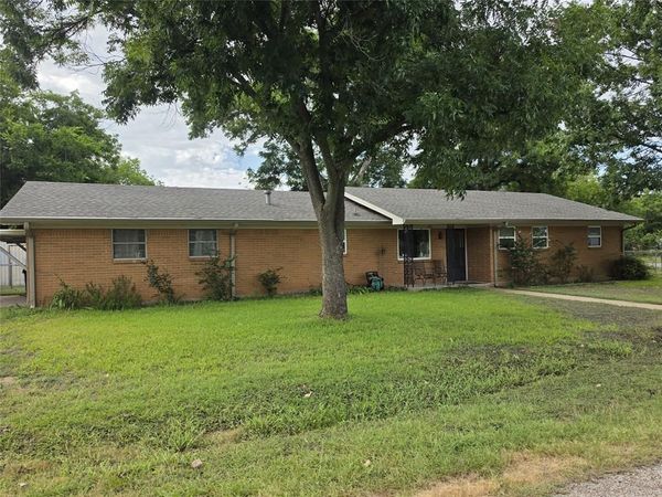 103 E Mckinley Avenue, Whitney, TX 76692