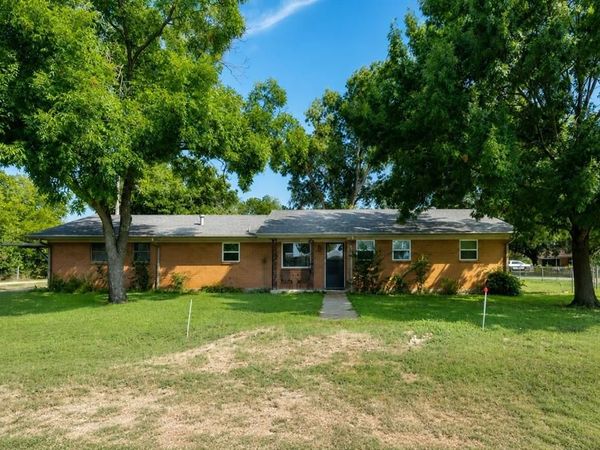 103 E Mckinley Avenue, Whitney, TX 76692