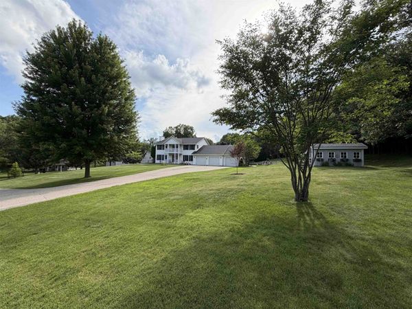 9729 N Rock River Drive, Edgerton, WI 53534