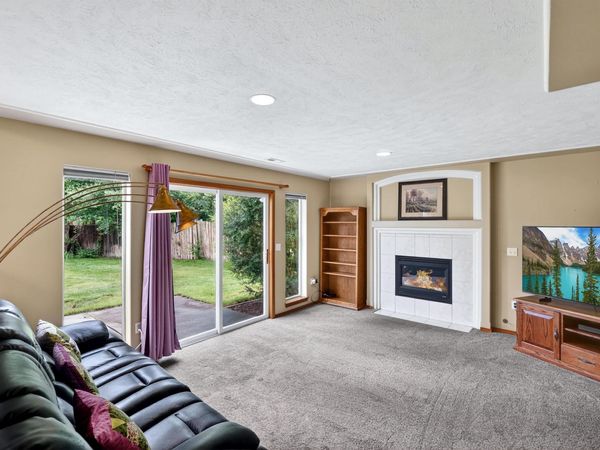 9920 N Parkside Dr, Nine Mile Falls, WA 99026