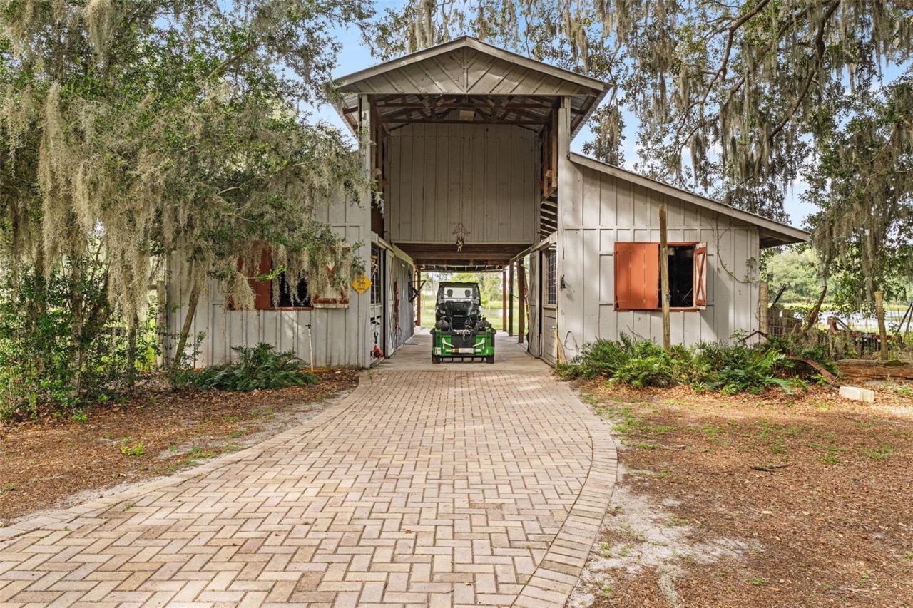 33415 Kiefer Road , Wesley Chapel, FL 33545 Photo