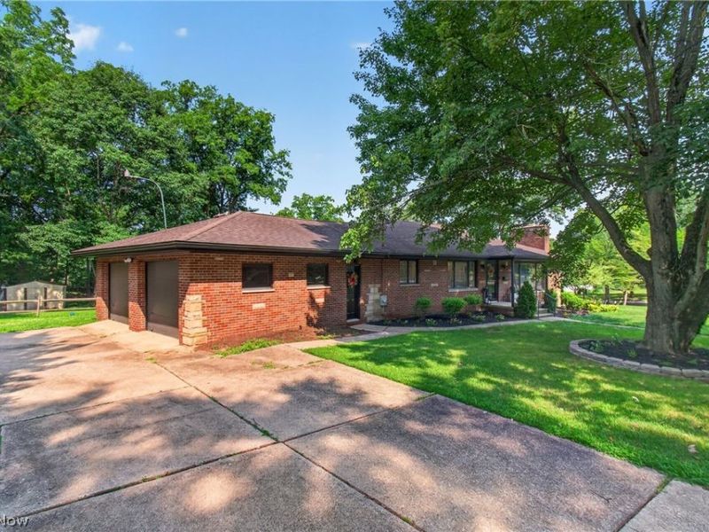 488 Strader Road, Akron, OH 44305 Photo 2