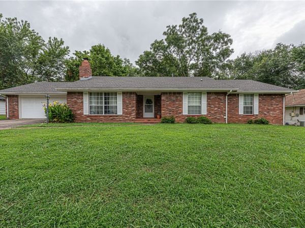 108 S West Avenue , Lincoln, AR 72744