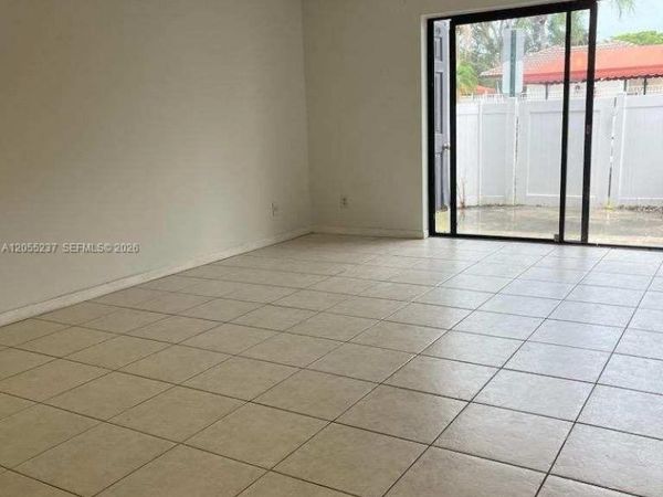 11622 NW 11th St , Pembroke Pines, FL 33026
