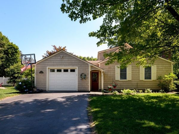 17 Bonnie View Dr, West Boylston, MA 01583