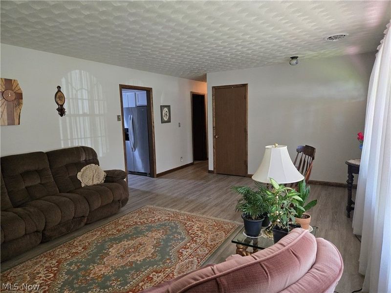 6065 Rollins Drive, Nashport, OH 43830 Photo 3