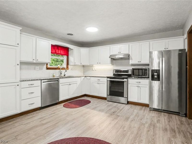 6065 Rollins Drive, Nashport, OH 43830 Photo 9