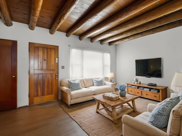 1920 Hopi, Santa Fe, NM 87505