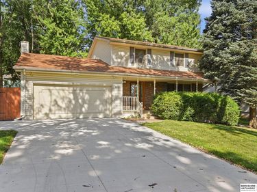 809 Chisholm Trail, Papillion, NE 68046