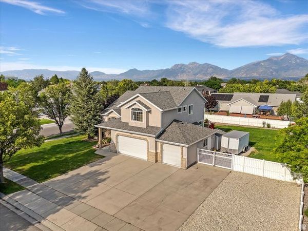 9583 S SWALLOWTAIL CIR W, South Jordan, UT 84095