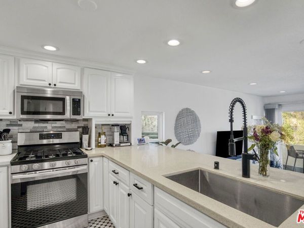 4112 Vanetta Place, Studio City, CA 91604