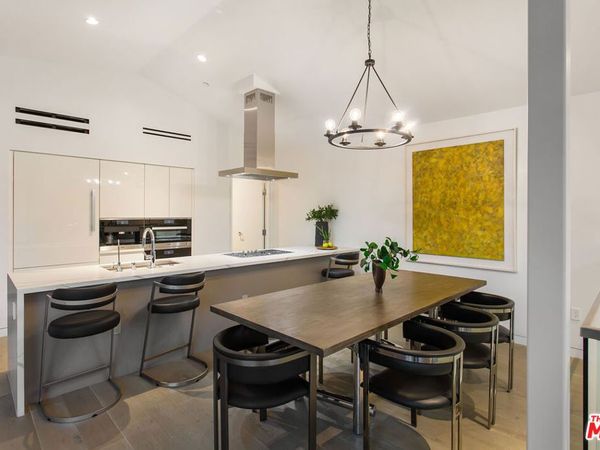 8600 Wilshire Boulevard , Unit TH3, Beverly Hills, CA 90211