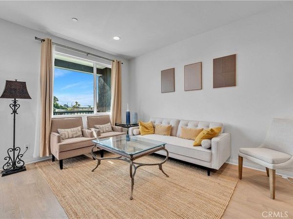 527 W Victor Ave , Anaheim, CA 92801