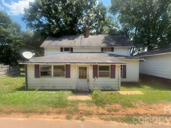 197 Main Street , Henrietta, NC 28076