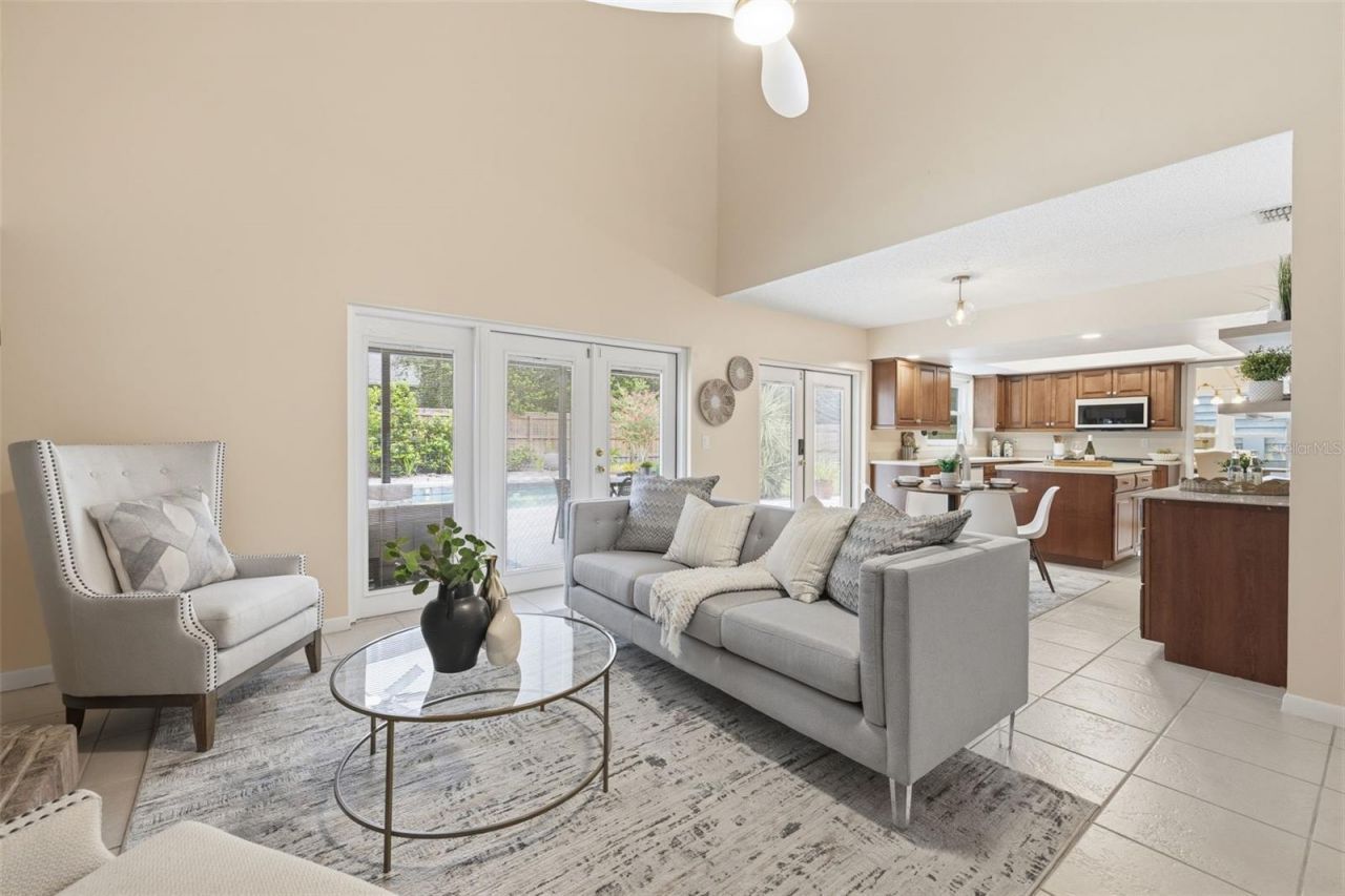 11007 Theresa Arbor Drive, Tampa, FL 33617 Photo