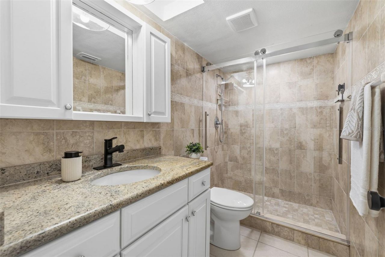 11007 Theresa Arbor Drive, Tampa, FL 33617 Photo