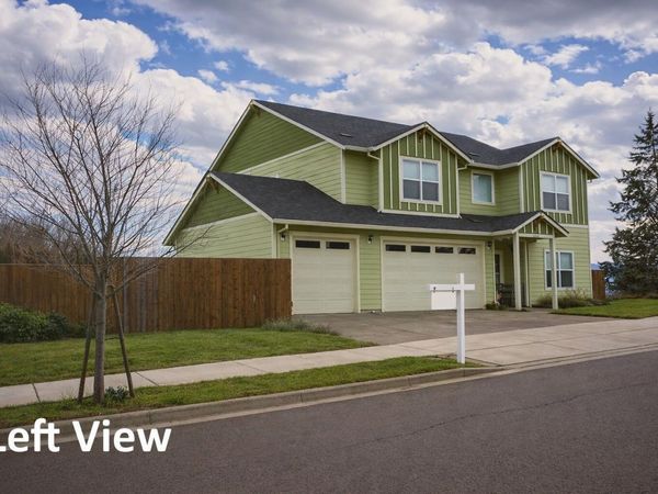 1004 Ruby Meadows, Eagle Point, OR 97524