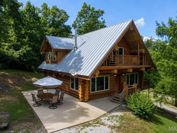 1042 Lakeview Drive , Perryville, MO 63775