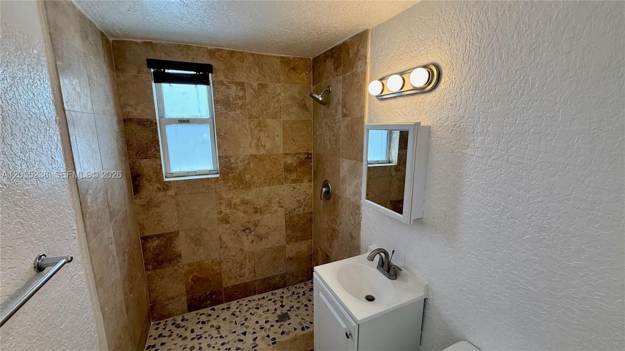 7334 Harding Ave , Unit 3, Miami Beach, FL 33141 Photo