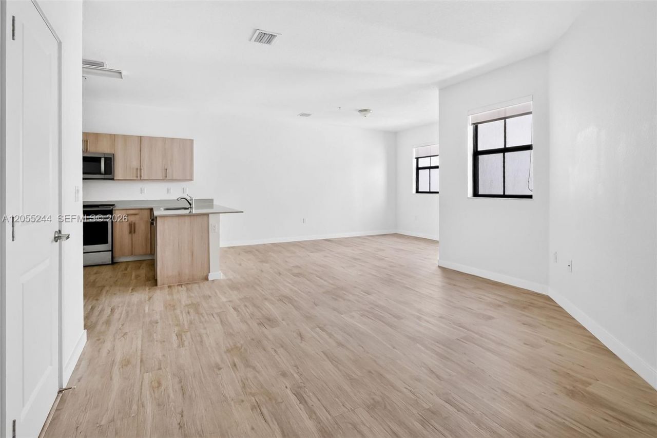 15650 SW 136th St , Unit 212, Miami, FL 33196 Photo