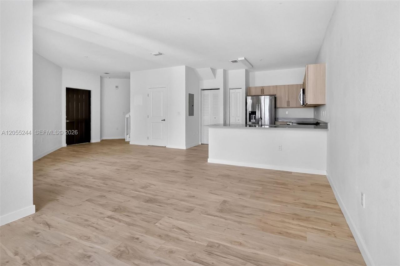 15650 SW 136th St , Unit 212, Miami, FL 33196 Photo