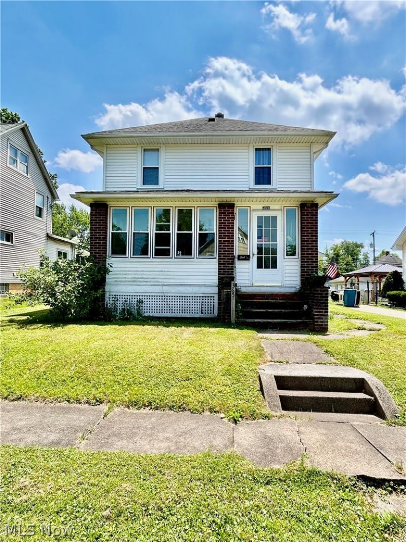 365 W Indiana Avenue , Sebring, OH 44672